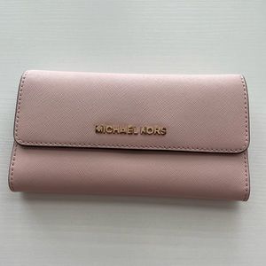 Michael Kors dusty pink wallet